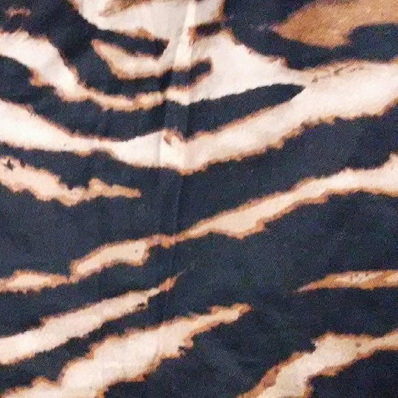 SALENWOT INC International Concepts Mini Skirt. 14 - Picture 6 of 8